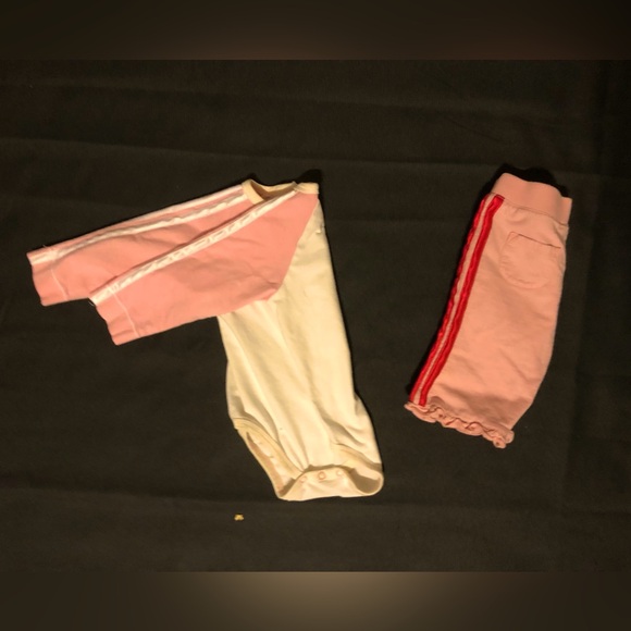 ⭐️⭐️Addidas 24 HR DISCOUNT⭐️⭐️ - Picture 5 of 5